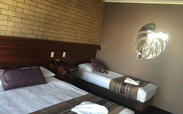 Sarina Motor Inn
