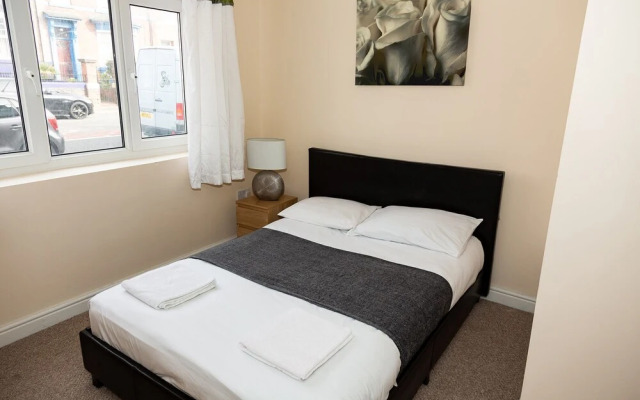 Alexander Apartments Rooms 2