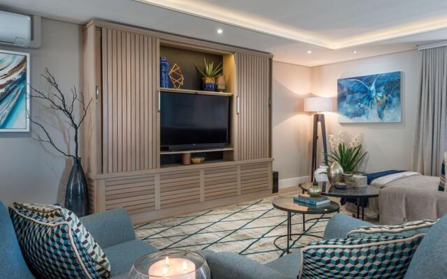 Stylish Secure Camps Bay Holiday Apartment 9 Nautica