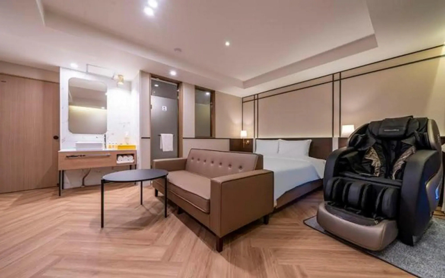 Button Hotel