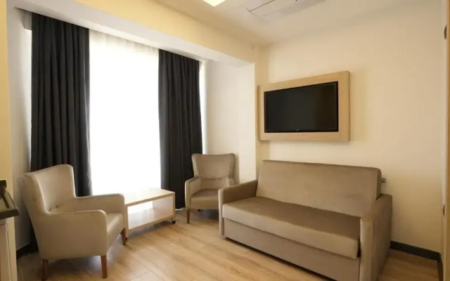 Alesta Seaside Residence