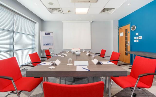 Holiday Inn Express Walsall M6J10 by IHG