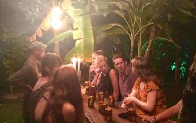 Unawatuna Hideaway Hostel