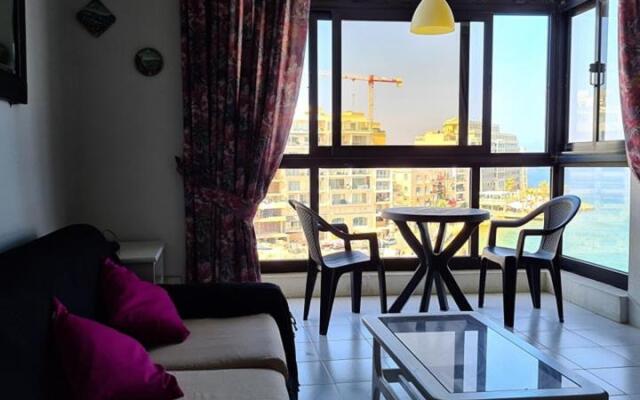 Spinola Bay Sea Front Apt 6