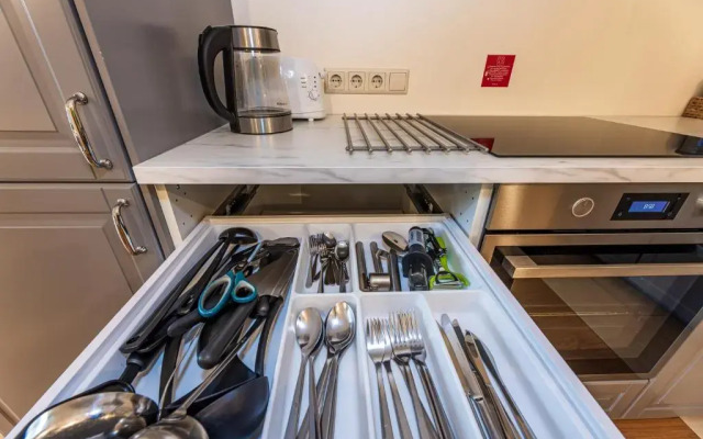 Verde Apartment, By Cohost