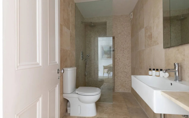 Ifield Road X by Onefinestay