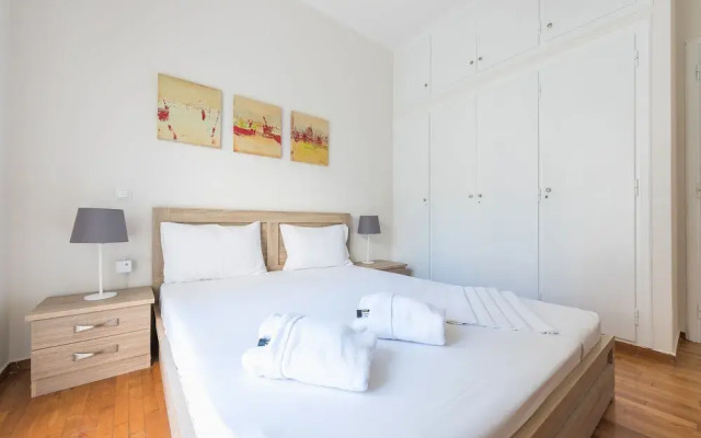 Relaxing Koukaki Apartment by CloudKeys