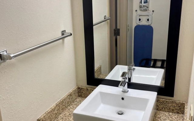 Red Roof Inn Sandusky - Milan