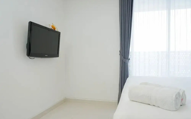 Relax and Comfy with Pool View @ Studio West Vista Apartment