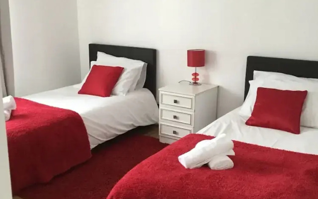 Nice 4 Bedroom near Basildon Town Center