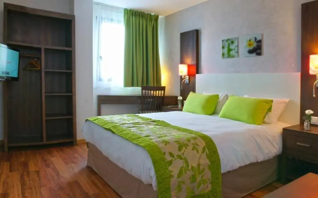 Hotel Paris Pacific