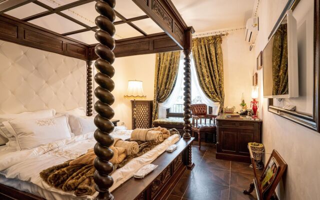 Ussr City Center Luxurious Apartment , Lives the Life of Soviet Generals