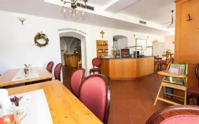 Hotel Schwarzacher Hof