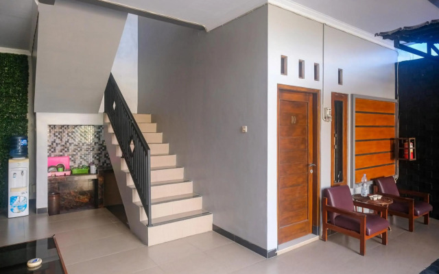 Super OYO 1226 Al Abror Homestay