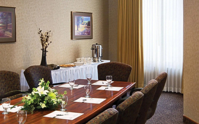 Radisson Hotel Bismarck