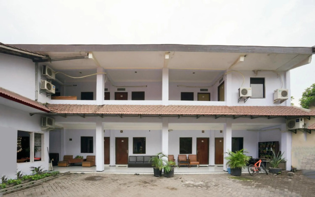 OYO 2003 Female Guest House