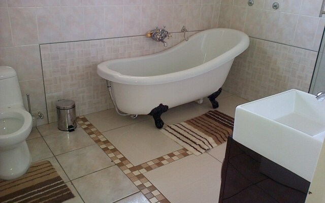 Comfort Palace Guesthouse