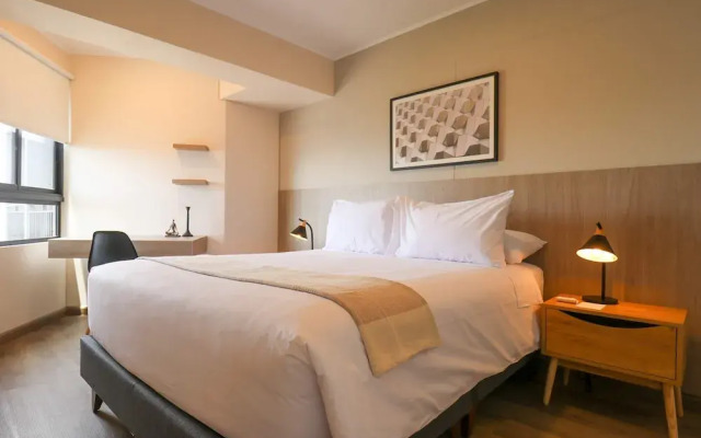 w Grandiose 1BR w Great Balcony in Miraflores