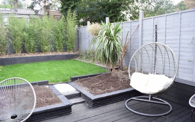 3 Bedroom Garden House in Dalston