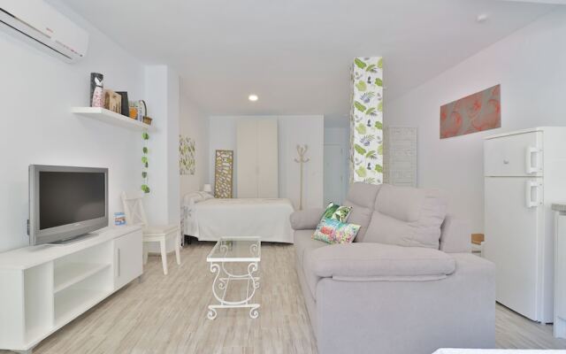 Nice Studio Torre del Mar Beach