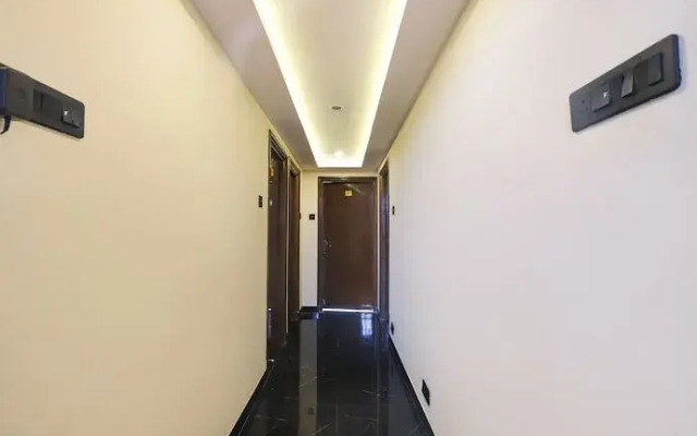Fabhotel Golden Mist