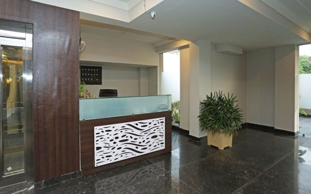 Capital O 17150 Hotel Silver Royal