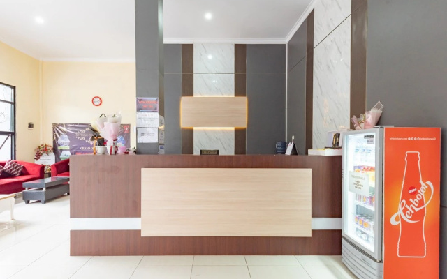 RedDoorz Near Alun Alun Slawi – Lobby – Slawi