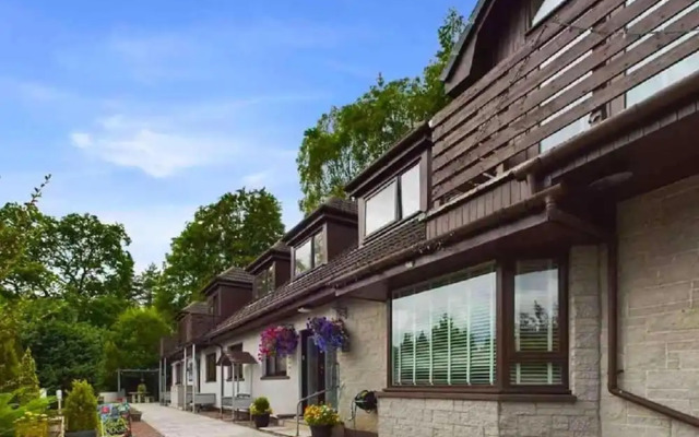 Highland Comfort With Mountain Views