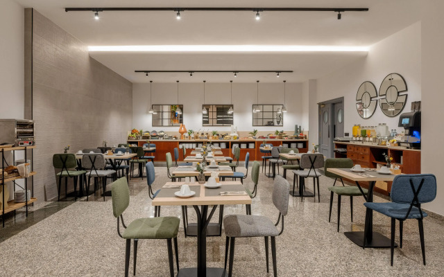 Hotel Santiago Plaza Affiliated by Meliá