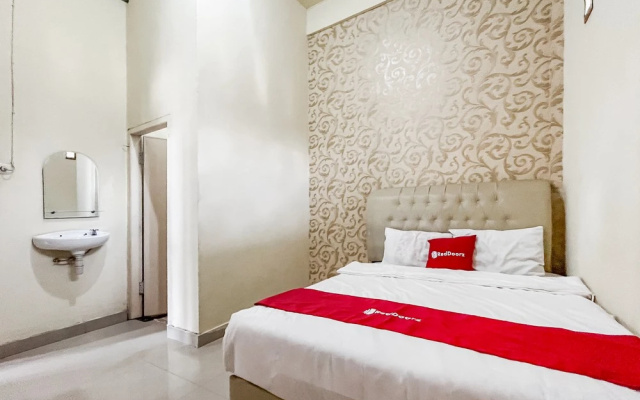 RedDoorz Syariah @ Diva Residen Kasturi 1 – Guest Rooms – Jambi
