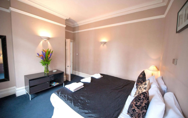 159 Knightsbridge