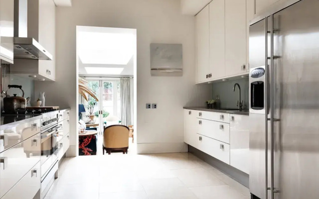 Chesilton Road by Onefinestay