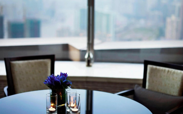 Sheraton Grand Shanghai Pudong Hotel & Residences
