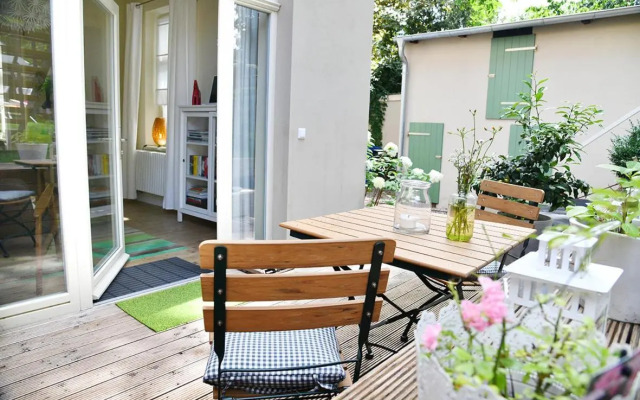 JETHON Studio-Appartement im Grünen