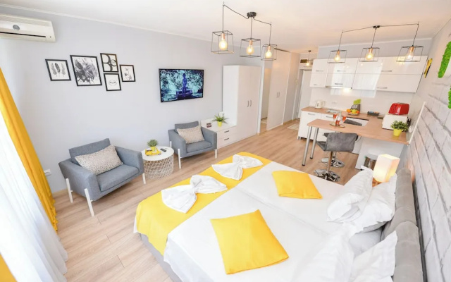 Candy Studio - Cismigiu Gardens - Quiet Room - Open Kitchen -smart Tv