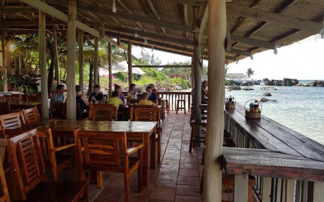 Free Beach Resort