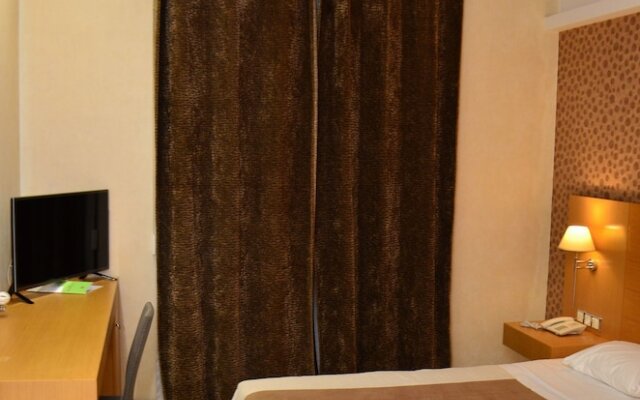 Deves Hotel