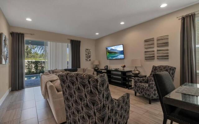 451-Luxury Villa wMovie Theater and Arcade