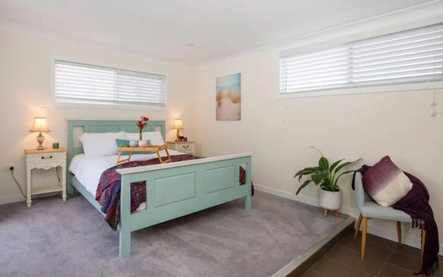 Swanway family holiday home - 15 min walk to beach, seconds to lake – Guest Rooms – Culburra Beach