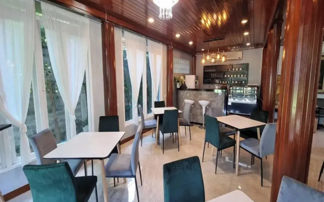 Ruenthai Ayutthaya Resort And Restaurant