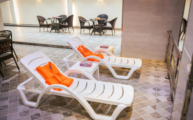 Mirnian Hotel