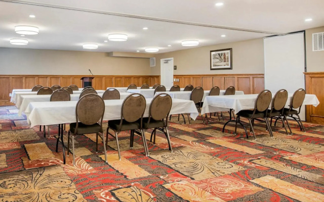 Country Inn & Suites by Radisson, Grandville-Grand Rapids West, MI