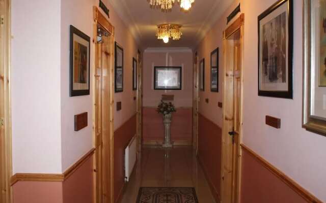 Michaeleen's Manor B&B