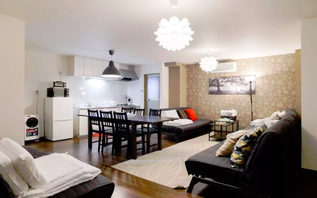 Sakuragawa Guest House – Guest Rooms – Osaka