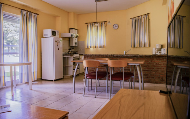 Los Robles Apart Hotel