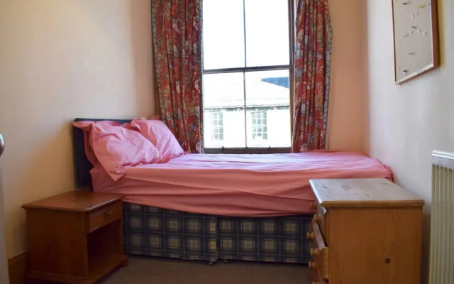 4 Bedroom Georgian Flat in New Town