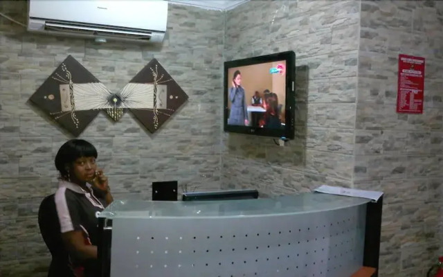 Esado Suites and Conference Oregun