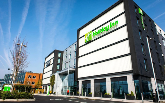 Holiday Inn London Heathrow - Bath Road by IHG