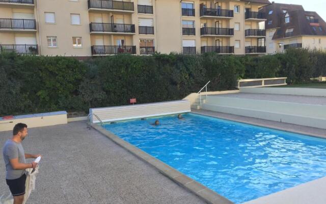 Studio moderne accès plage, piscine et tennis