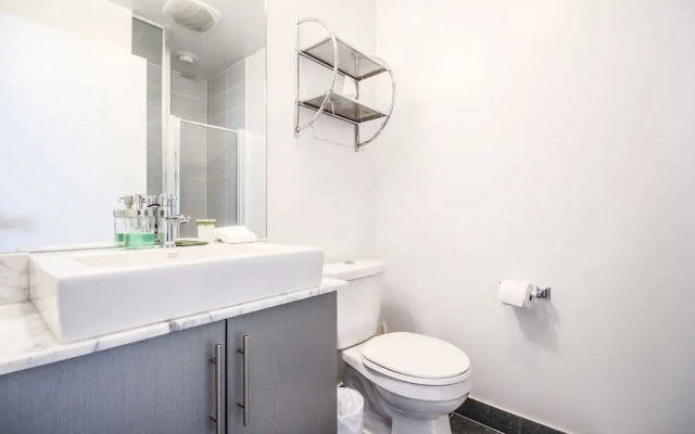 Sarkar Suites - Maple Leaf Square
